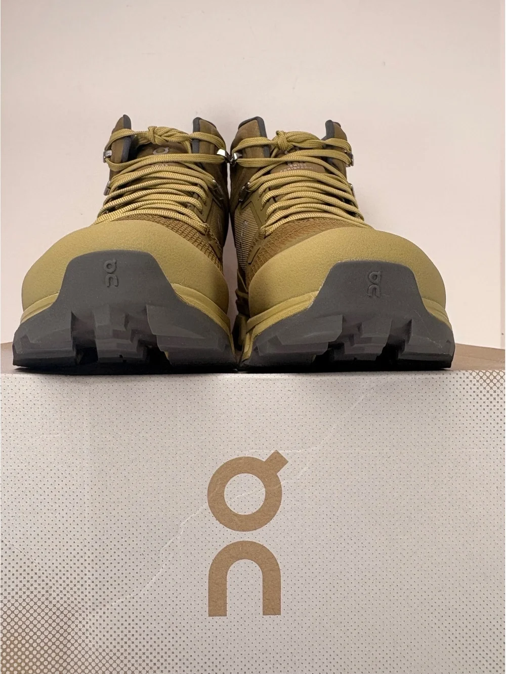 On Cloudrock 2 Waterproof Women’s Hiking Boots Size 8 Hunter/Safari 63.97853